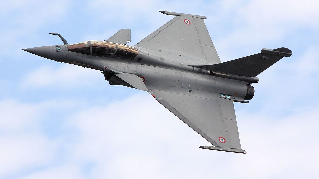 France's Macron nears UAE Rafale fighter jet deal