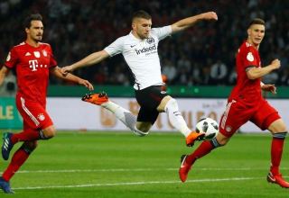Чемпионат Германии по футболу: "Айнтрахт" обыграл "Баварию"