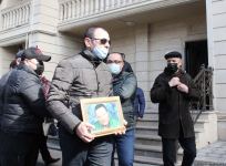 Отец завещал похоронить его в Лянкяране рядом с родителями – сын народного артиста Ялчына  Рзазаде (ФОТО)