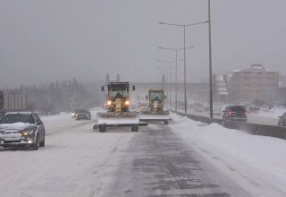 Некоторые участки основных магистральных дорог Азербайджана покрылись льдом - Госагентство