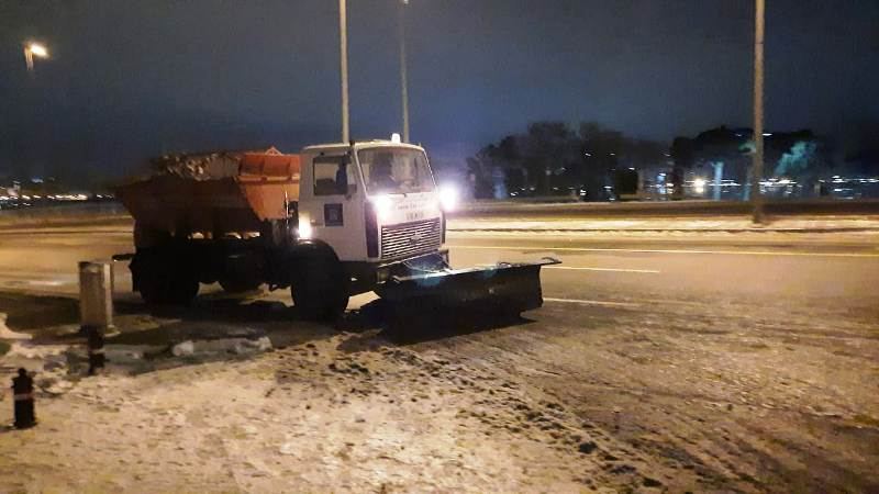 Улицы Баку до утра расчищались от снега и льда - ИВ (ФОТО/ВИДЕО)