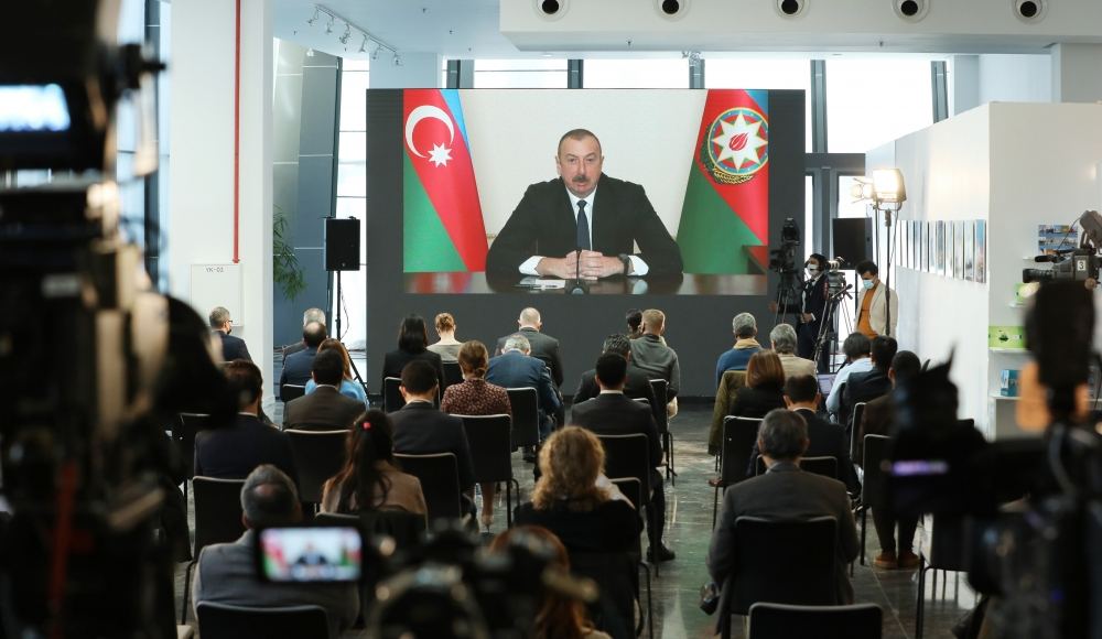 President Aliyev gives press conference for local and foreign media representatives (PHOTO)