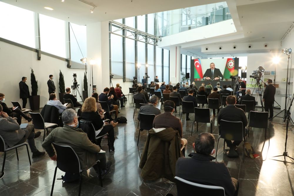 İspandilli KİV-lər Prezident İlham Əliyevin mətbuat konfransını geniş işıqlandırdı (FOTO)