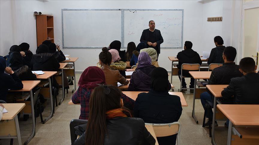More than 165,000 apply for Turkey’s most popular scholarship