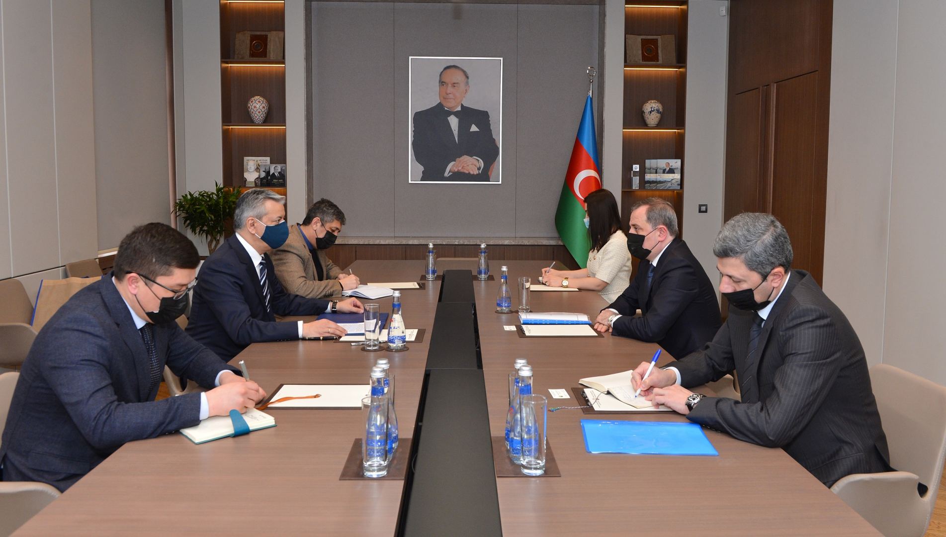 Глава МИД Азербайджана встретился с послом Узбекистана (ФОТО)