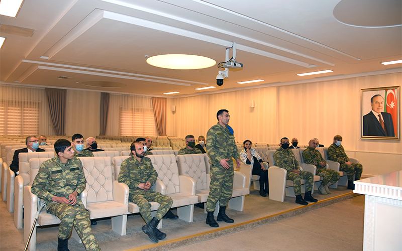 Respublika Veteranlar Təşkilatında bir qrup müharibə iştirakçısı ilə görüş keçirilib (FOTO)
