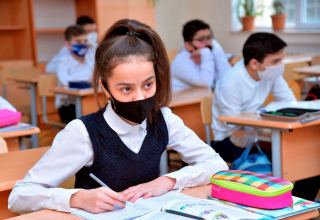 В Азербайджане частично возобновляется очное обучение