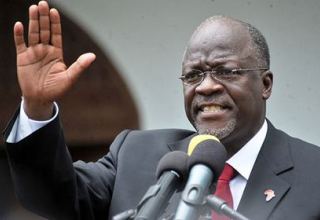 Президента Танзании госпитализировали с коронавирусом в Кении