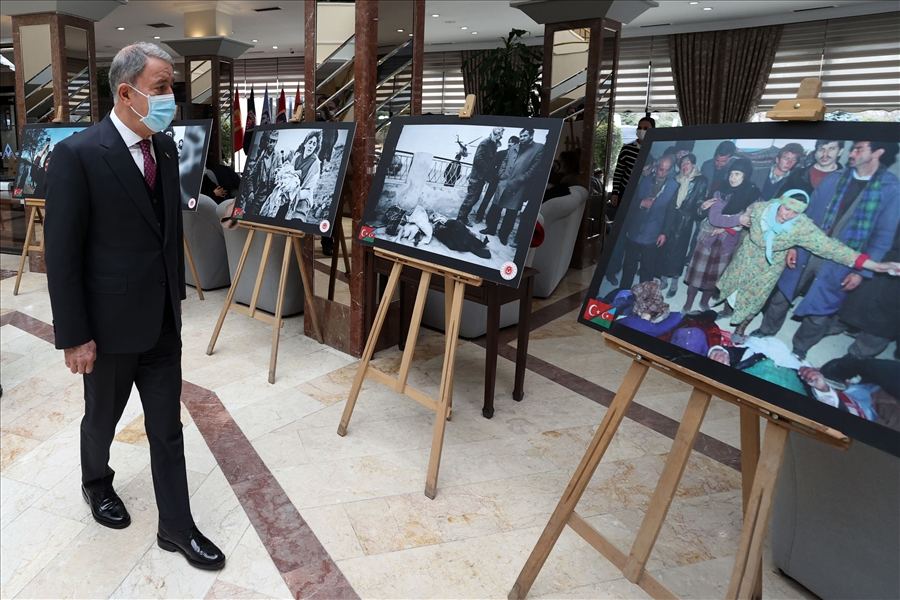 Министр обороны Турции посетил в Стамбуле выставку, посвященную Ходжалинскому геноциду (ФОТО/ВИДЕО)