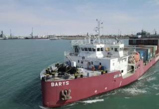 Казахстанский контейнеровоз "Барыс" вернулся из Баку в порт приписки