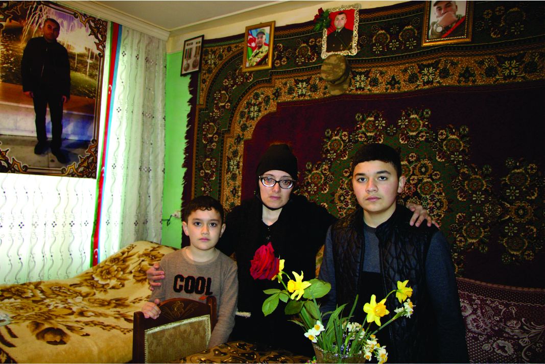«AS Group İnvestment» подарила семье шехида трехкомнатную квартиру (ФОТО)