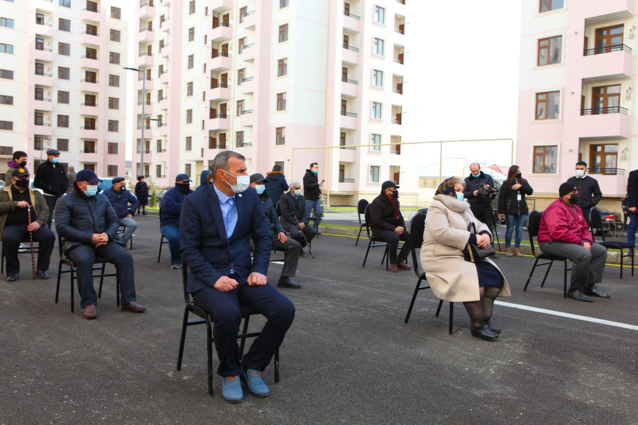 Минтруда Азербайджана предоставило семьям шехидов и инвалидам войны еще 50 квартир (ФОТО) - Gallery Image