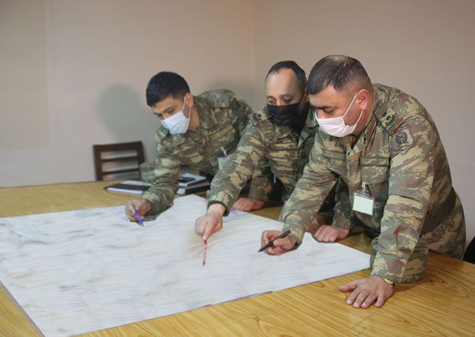 В ходе учений азербайджанской армии задачи по действиям войск отрабатываются на картах (ФОТО/ВИДЕО)