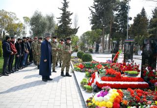 Azerbaijani Defense Ministry visits Alley of Martyrs in Barda city (PHOTO/VIDEO)