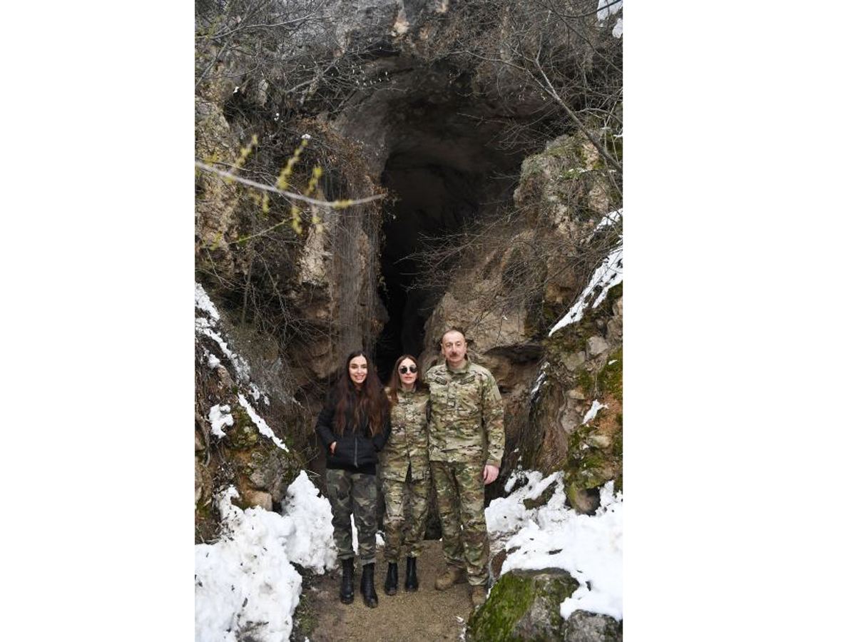 We are at entrance to Azykh cave, we climbed about 800 steps - President Aliyev (PHOTO)