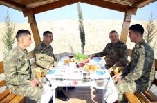 Министр обороны Азербайджана посетил подразделения, дислоцированные на освобожденных от оккупации территориях (ФОТО/ВИДЕО)