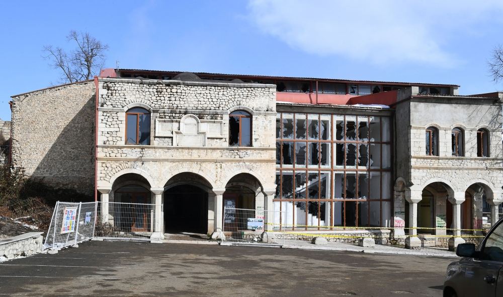 Президент Ильхам Алиев: Картинная галерея города Шуша будет полностью восстановлена (ФОТО)
