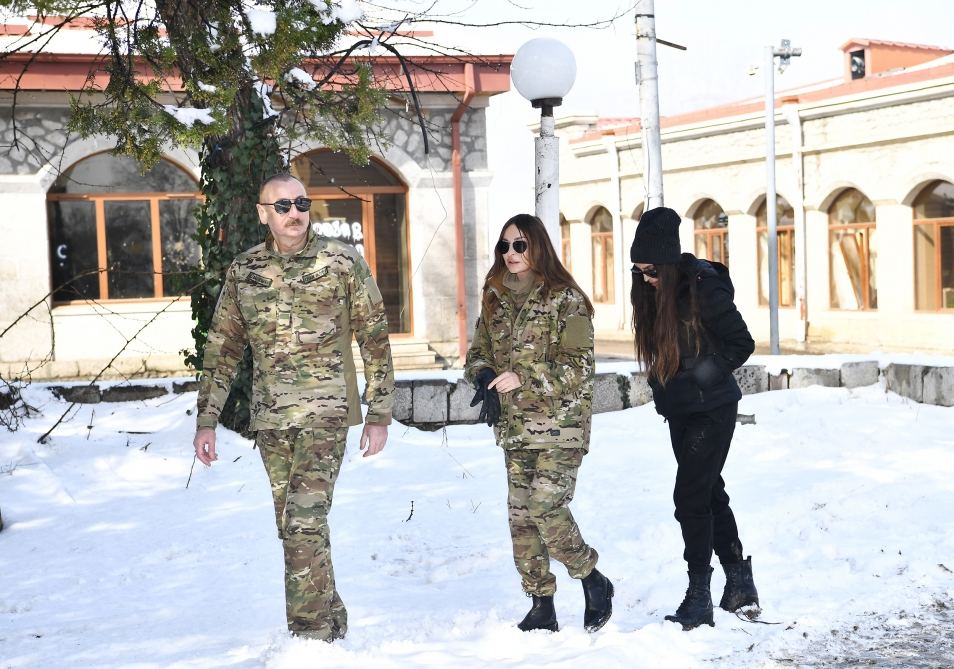 Президент Ильхам Алиев и Первая леди Мехрибан Алиева побывали в городе Шуша (ФОТО/ВИДЕО)