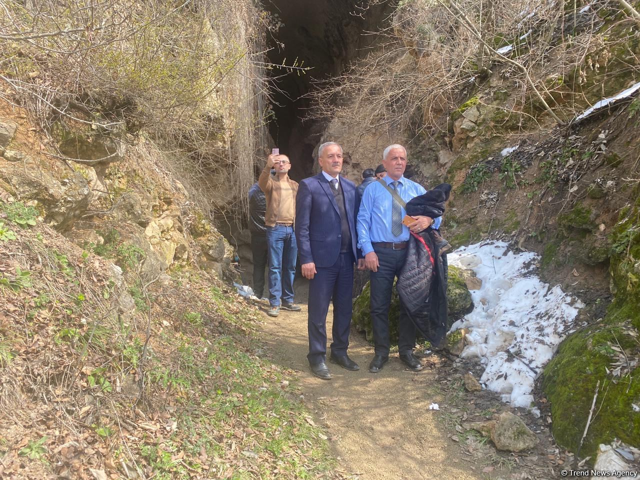 Представители азербайджанских СМИ побывали в Азыхской пещере (ФОТО)