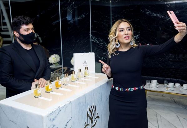 Азербайджанские звезды восхищены семью ароматами парфюма Mugham (ФОТО)
