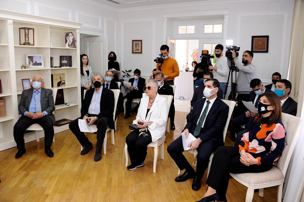 В Баку состоялась презентация книг выдающегося писателя и драматурга Максуда Ибрагимбекова (ФОТО)