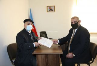 В Азербайджане еще 5 политических партий обеспечены офисными помещениями (ФОТО)