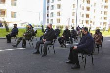 Группе семей шехидов и инвалидов войны предоставлено жилье в бакинском поселке Рамана (ФОТО)