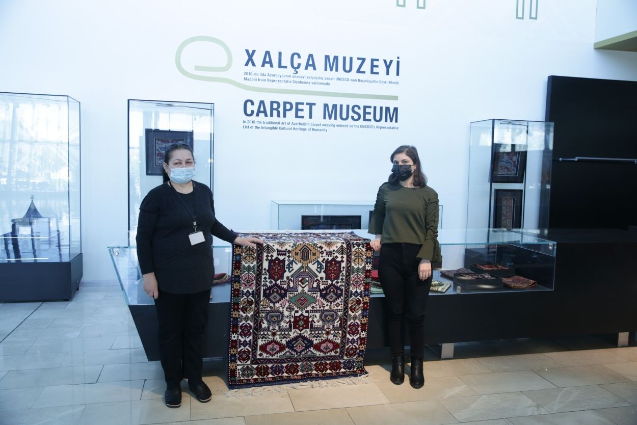 В Азербайджане соткана реплика ковра "Гаджигаиб" XIX века (ФОТО)