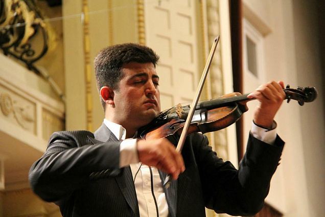 Азербайджанский музыкант-виртуоз выступит для москвичей