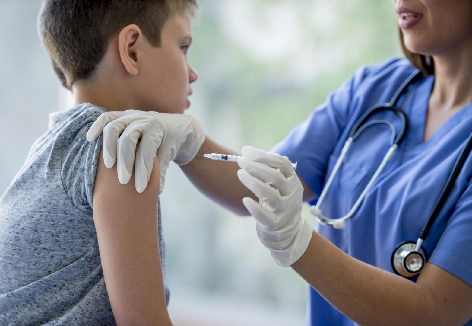 В Италии рекомендовали вакцинировать от коронавируса детей 5-11 лет