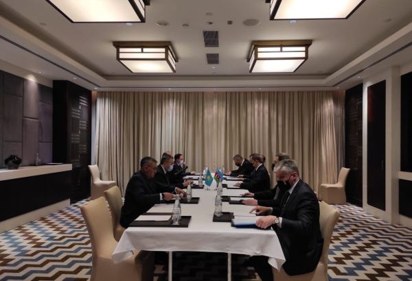 Meeting held between Azerbaijani, Kazakh FMs