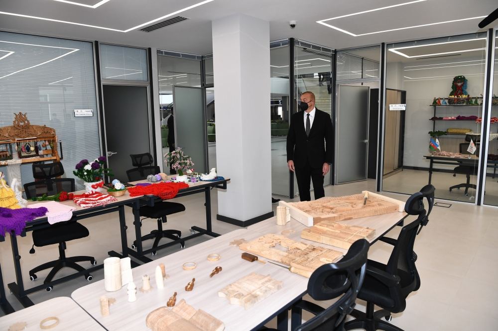 Prezident İlham Əliyev Bakıda 4 saylı DOST mərkəzinin açılışında iştirak edib (FOTO/VİDEO) (YENİLƏNİB) - Gallery Image