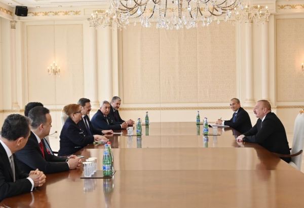 Azerbaijani president receives delegation led by Turkish trade minister (PHOTO)