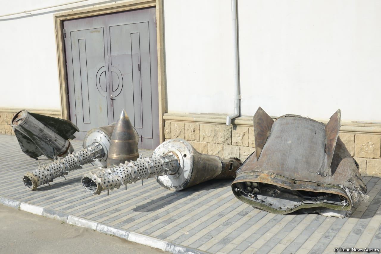 В Баку демонстрируются обломки  ракет "Искандер", примененных   Арменией против Азербайджана (ФОТО/ВИДЕО)