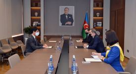 Azerbaijani FM receives Italian ambassador (PHOTO)
