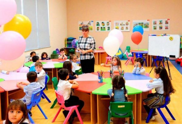 Со следующего учебного года в детсады планируется привлечь 220 тыс. детей - Эмин Амруллаев