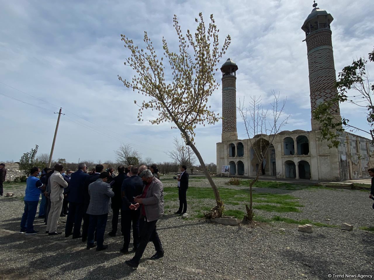 İƏT nümayəndələri Ağdam məscidində namaz qılıblar (FOTO/VİDEO)
