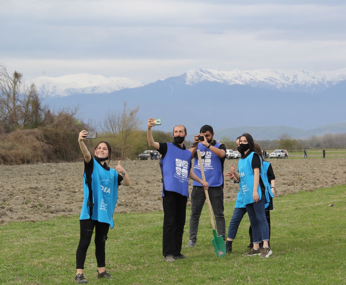 В Азербайджане в рамках "Зеленого марафона" продолжаются акции по посадке деревьев (ФОТО)