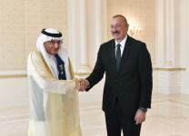 Azerbaijani president receives OIC Sec-Gen (PHOTO)
