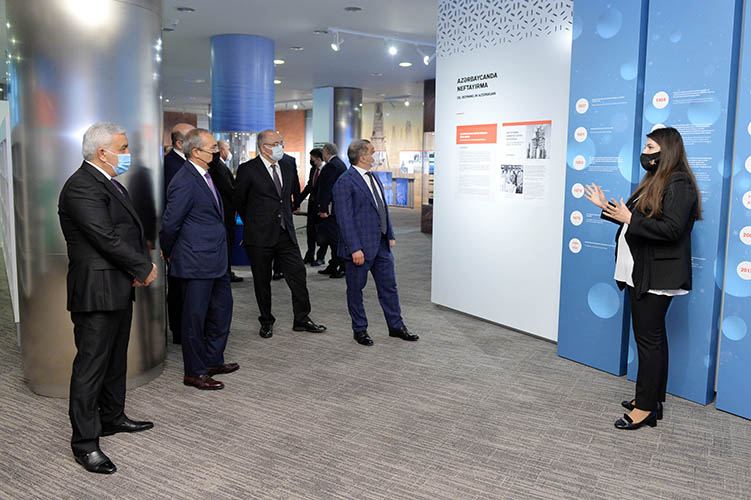 В SOCAR состоялось открытие Центра визуализации (ФОТО)