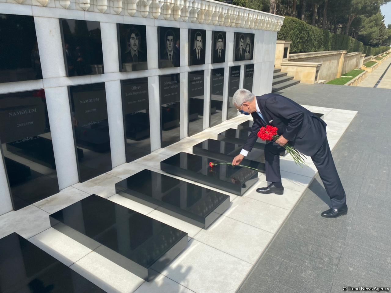Председатель Генассамблеи ООН посетил могилу великого лидера Гейдара Алиева (ФОТО)