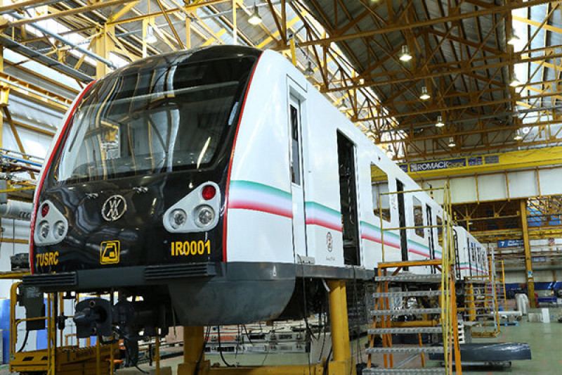 Иран представил свой первый отечественный вагон метро