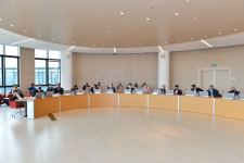 Глава МИД Азербайджана принял участие в круглом столе, организованном Университетом АДА (ФОТО)