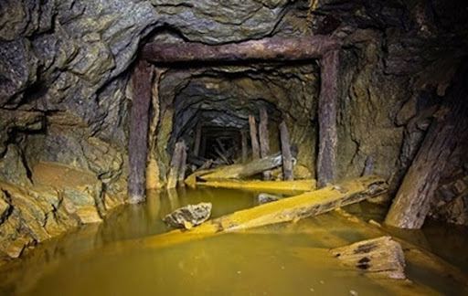 Более 20 человек заблокированы в шахте в Китае