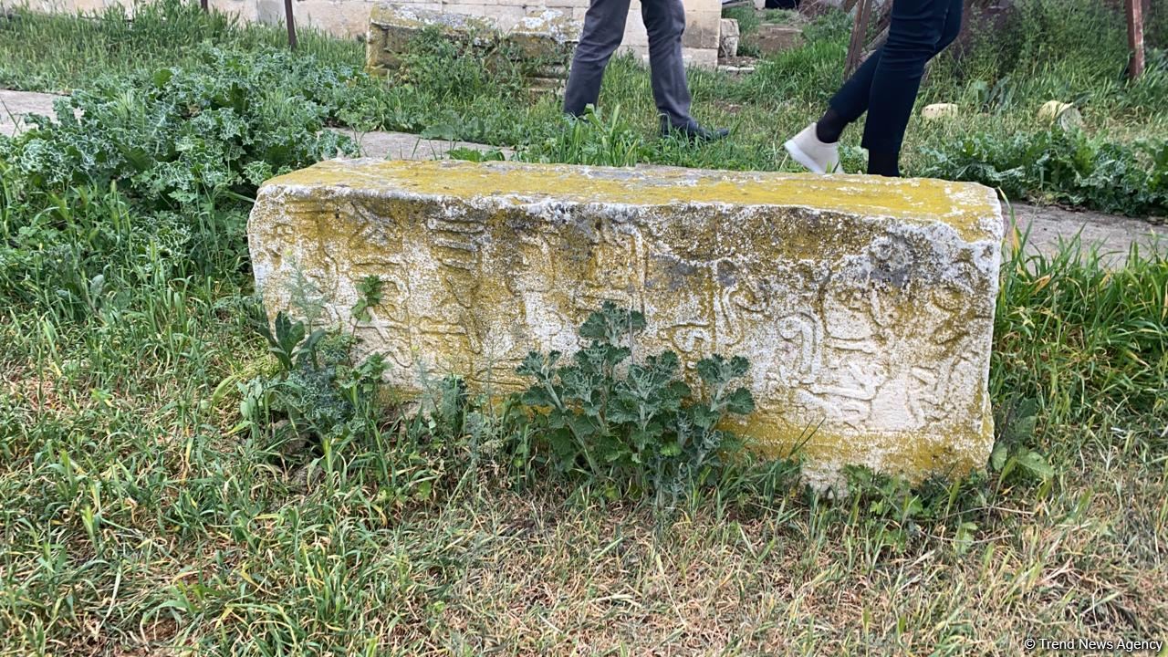 Делегация Тюркского совета побывала на разрушенном армянами кладбище Имарат (ФОТО/ВИДЕО) - Gallery Image