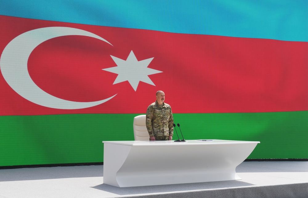 Президент Ильхам Алиев: Власть Народного фронта-Мусавата продавала Армении бензин