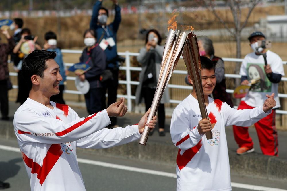 В Японии эстафета олимпийского огня впервые проходит  без зрителей