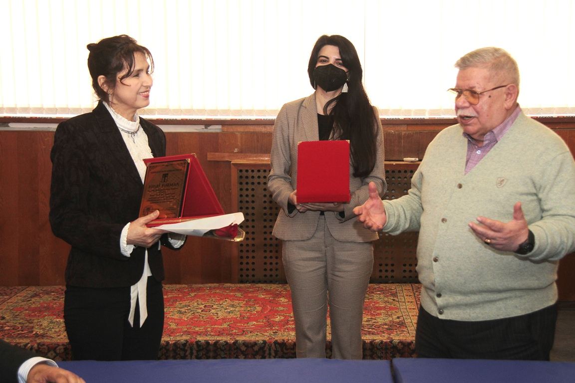Актеры Шушинского театра награждены Союзом театральных деятелей Азербайджана (ФОТО)