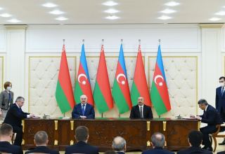 Azerbaijani, Belarusian presidents sign bilateral documents (PHOTO)