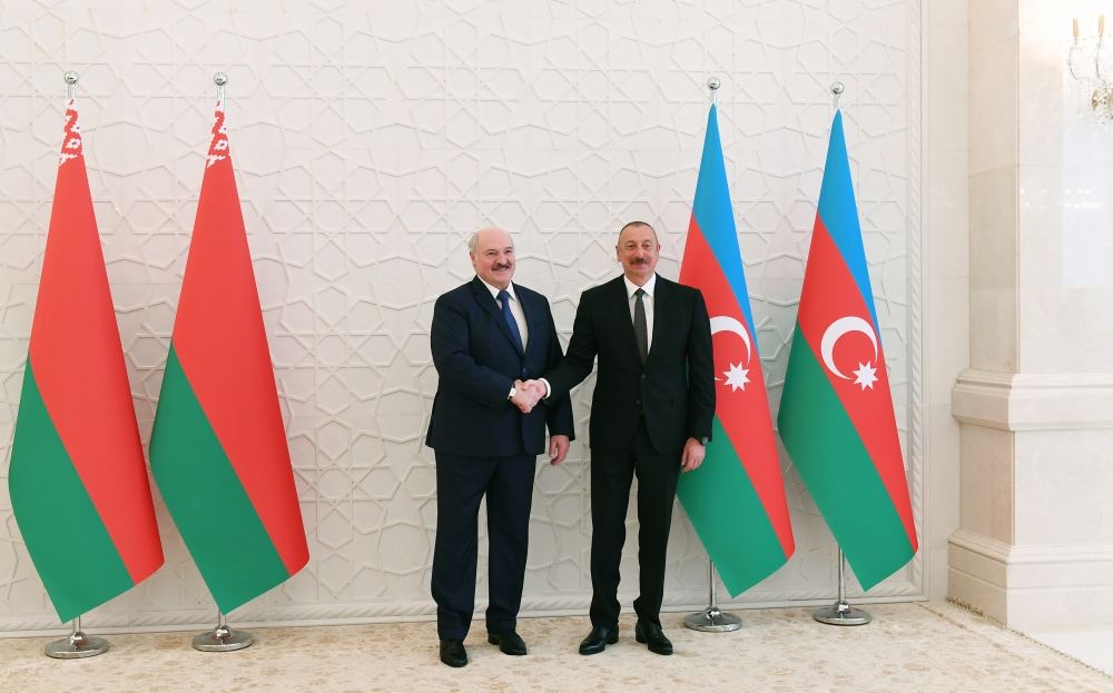 Azerbaijani, Belarus presidents hold one-on-one meeting (PHOTO)